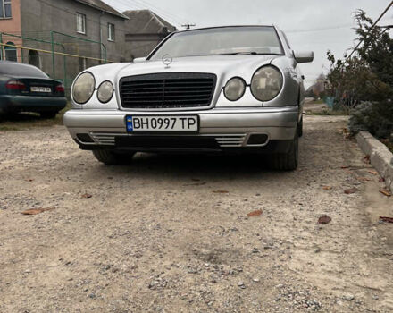 Серый Мерседес Е-Класс, объемом двигателя 2.3 л и пробегом 276 тыс. км за 3100 $, фото 17 на Automoto.ua