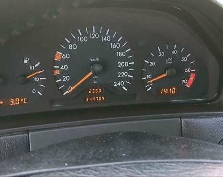 Серый Мерседес Е-Класс, объемом двигателя 2 л и пробегом 344 тыс. км за 3300 $, фото 103 на Automoto.ua