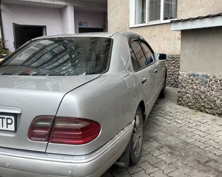 Серый Мерседес Е-Класс, объемом двигателя 2.3 л и пробегом 276 тыс. км за 3100 $, фото 25 на Automoto.ua