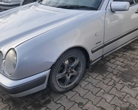 Сірий Мерседес Е-Клас, об'ємом двигуна 3 л та пробігом 270 тис. км за 2100 $, фото 6 на Automoto.ua