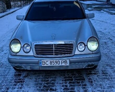 Серый Мерседес Е-Класс, объемом двигателя 2 л и пробегом 344 тыс. км за 3300 $, фото 18 на Automoto.ua