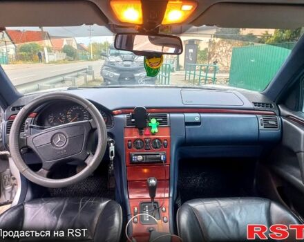 Серый Мерседес Е-Класс, объемом двигателя 2 л и пробегом 466 тыс. км за 4300 $, фото 2 на Automoto.ua