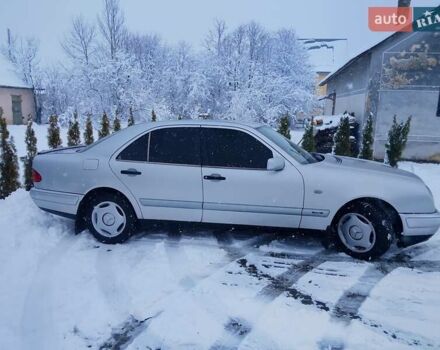 Серый Мерседес Е-Класс, объемом двигателя 2.2 л и пробегом 719 тыс. км за 2500 $, фото 3 на Automoto.ua