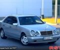 Серый Мерседес Е-Класс, объемом двигателя 4.2 л и пробегом 350 тыс. км за 2700 $, фото 1 на Automoto.ua