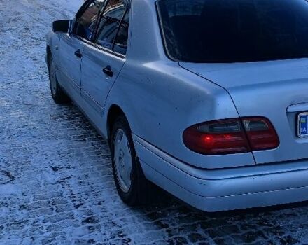 Серый Мерседес Е-Класс, объемом двигателя 2 л и пробегом 344 тыс. км за 3300 $, фото 22 на Automoto.ua