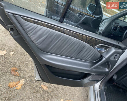 Серый Мерседес Е-Класс, объемом двигателя 2 л и пробегом 450 тыс. км за 2999 $, фото 19 на Automoto.ua