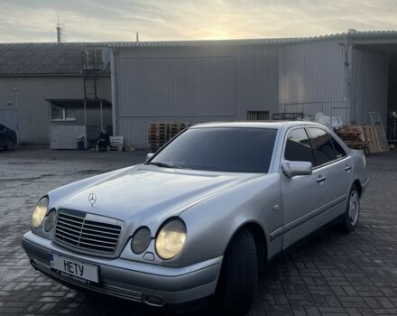 Серый Мерседес Е-Класс, объемом двигателя 0 л и пробегом 322 тыс. км за 3200 $, фото 1 на Automoto.ua