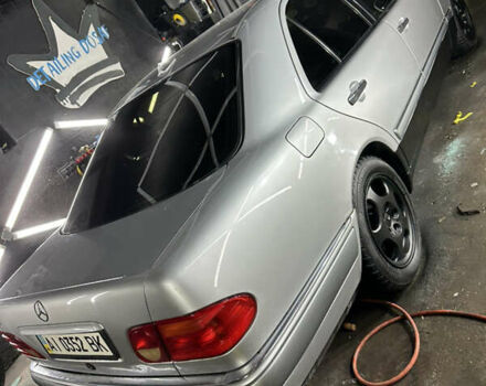 Серый Мерседес Е-Класс, объемом двигателя 2 л и пробегом 150 тыс. км за 2850 $, фото 6 на Automoto.ua