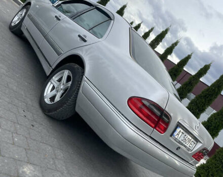 Серый Мерседес Е-Класс, объемом двигателя 2 л и пробегом 348 тыс. км за 3700 $, фото 4 на Automoto.ua