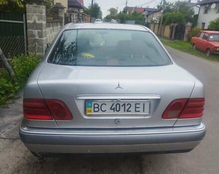 Серый Мерседес Е-Класс, объемом двигателя 2 л и пробегом 450 тыс. км за 3200 $, фото 6 на Automoto.ua