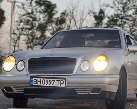 Серый Мерседес Е-Класс, объемом двигателя 2.3 л и пробегом 276 тыс. км за 3100 $, фото 8 на Automoto.ua