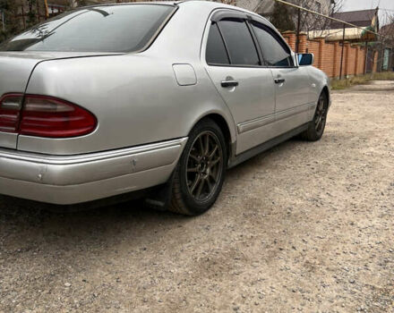 Серый Мерседес Е-Класс, объемом двигателя 2.3 л и пробегом 276 тыс. км за 3100 $, фото 20 на Automoto.ua