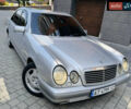Серый Мерседес Е-Класс, объемом двигателя 2 л и пробегом 322 тыс. км за 3250 $, фото 1 на Automoto.ua