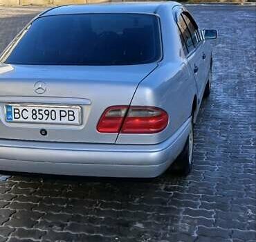 Серый Мерседес Е-Класс, объемом двигателя 2 л и пробегом 344 тыс. км за 3300 $, фото 17 на Automoto.ua