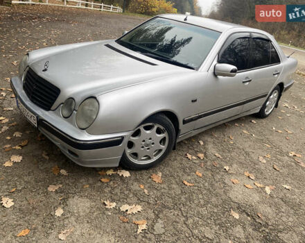 Серый Мерседес Е-Класс, объемом двигателя 2 л и пробегом 450 тыс. км за 2999 $, фото 13 на Automoto.ua