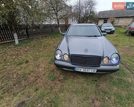 Мерседес Е-Класс 1996 в Жидачов на Automoto.ua Серый Мерседес Е-Класс, объемом двигателя 2.3 л и пробегом 420 тыс. км за 1750 $, фото 7 на Automoto.ua