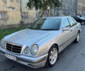Сірий Мерседес Е-Клас, об'ємом двигуна 2 л та пробігом 440 тис. км за 2600 $, фото 2 на Automoto.ua