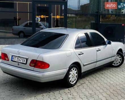 Серый Мерседес Е-Класс, объемом двигателя 2.3 л и пробегом 346 тыс. км за 4550 $, фото 7 на Automoto.ua