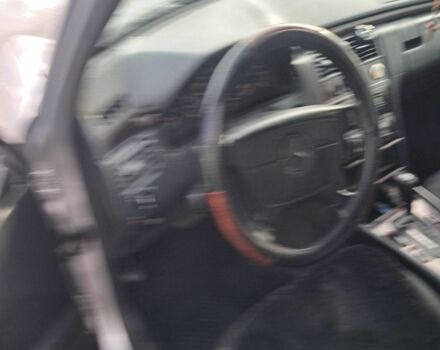 Сірий Мерседес Е-Клас, об'ємом двигуна 3 л та пробігом 270 тис. км за 2100 $, фото 12 на Automoto.ua