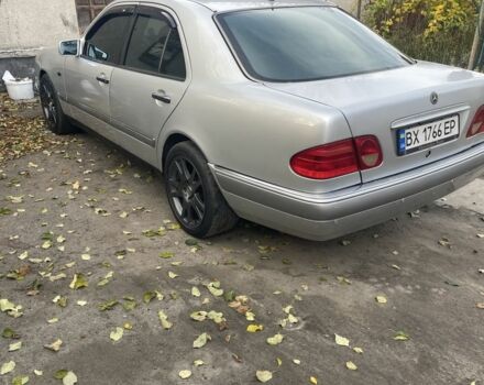 Сірий Мерседес Е-Клас, об'ємом двигуна 0 л та пробігом 325 тис. км за 3700 $, фото 4 на Automoto.ua