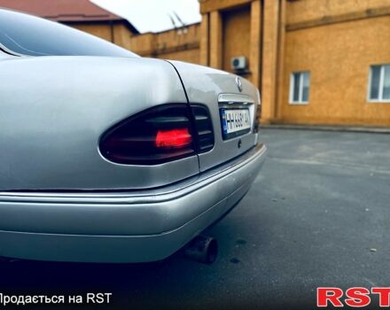 Сірий Мерседес Е-Клас, об'ємом двигуна 2 л та пробігом 270 тис. км за 2800 $, фото 4 на Automoto.ua