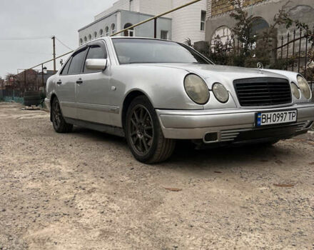 Серый Мерседес Е-Класс, объемом двигателя 2.3 л и пробегом 276 тыс. км за 3100 $, фото 16 на Automoto.ua