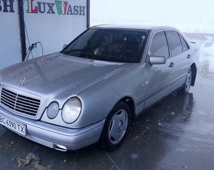 Серый Мерседес Е-Класс, объемом двигателя 2.2 л и пробегом 719 тыс. км за 2500 $, фото 6 на Automoto.ua