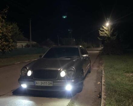 Сірий Мерседес Е-Клас, об'ємом двигуна 2.8 л та пробігом 500 тис. км за 3100 $, фото 4 на Automoto.ua