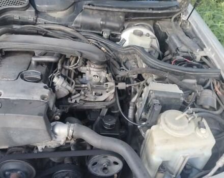 Серый Мерседес Е-Класс, объемом двигателя 2 л и пробегом 450 тыс. км за 3200 $, фото 3 на Automoto.ua