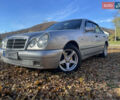 Серый Мерседес Е-Класс, объемом двигателя 2 л и пробегом 348 тыс. км за 3700 $, фото 1 на Automoto.ua