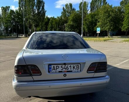 Серый Мерседес Е-Класс, объемом двигателя 3.2 л и пробегом 0 тыс. км за 4000 $, фото 8 на Automoto.ua