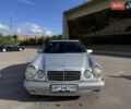 Серый Мерседес Е-Класс, объемом двигателя 3.2 л и пробегом 200 тыс. км за 4000 $, фото 1 на Automoto.ua