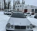Сірий Мерседес Е-Клас, об'ємом двигуна 2.2 л та пробігом 300 тис. км за 2500 $, фото 1 на Automoto.ua