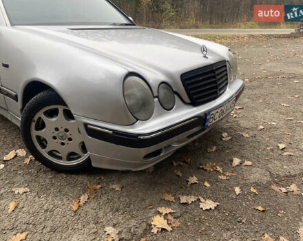 Серый Мерседес Е-Класс, объемом двигателя 2 л и пробегом 450 тыс. км за 2999 $, фото 2 на Automoto.ua