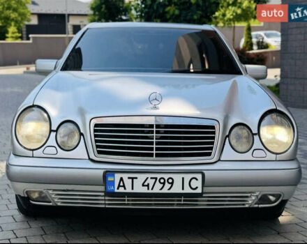 Серый Мерседес Е-Класс, объемом двигателя 2 л и пробегом 322 тыс. км за 3250 $, фото 4 на Automoto.ua