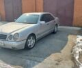 Серый Мерседес Е-Класс, объемом двигателя 2 л и пробегом 210 тыс. км за 2500 $, фото 4 на Automoto.ua
