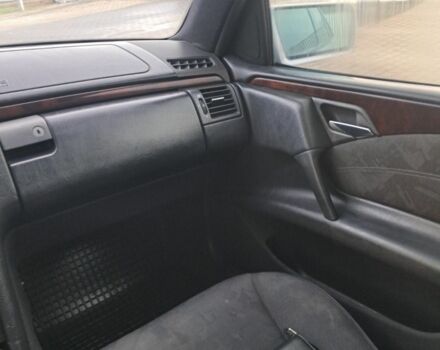 Сірий Мерседес Е-Клас, об'ємом двигуна 3 л та пробігом 270 тис. км за 2100 $, фото 14 на Automoto.ua