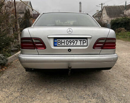 Серый Мерседес Е-Класс, объемом двигателя 2.3 л и пробегом 276 тыс. км за 3100 $, фото 19 на Automoto.ua