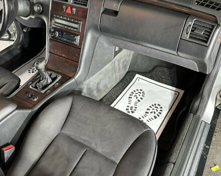 Серый Мерседес Е-Класс, объемом двигателя 2 л и пробегом 150 тыс. км за 2850 $, фото 8 на Automoto.ua