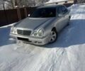 Серый Мерседес Е-Класс, объемом двигателя 2 л и пробегом 450 тыс. км за 2750 $, фото 1 на Automoto.ua