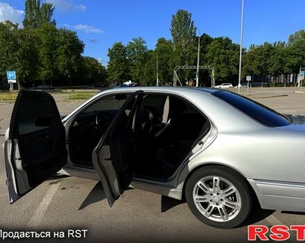 Серый Мерседес Е-Класс, объемом двигателя 3.2 л и пробегом 0 тыс. км за 4000 $, фото 4 на Automoto.ua