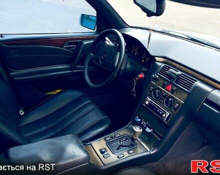 Сірий Мерседес Е-Клас, об'ємом двигуна 2 л та пробігом 270 тис. км за 2800 $, фото 5 на Automoto.ua