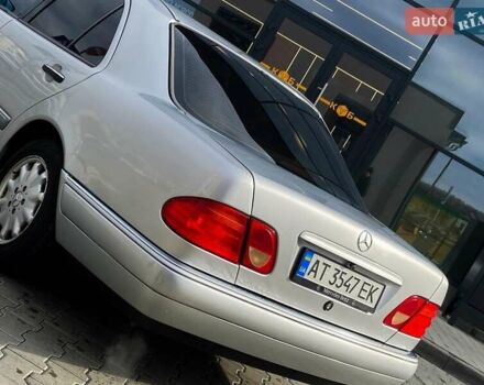 Серый Мерседес Е-Класс, объемом двигателя 2.3 л и пробегом 346 тыс. км за 4550 $, фото 2 на Automoto.ua