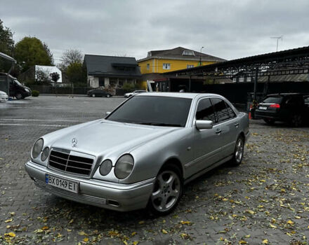 Серый Мерседес Е-Класс, объемом двигателя 3.2 л и пробегом 450 тыс. км за 2600 $, фото 1 на Automoto.ua