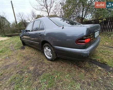 Мерседес Е-Класс 1996 в Жидачов на Automoto.ua Серый Мерседес Е-Класс, объемом двигателя 2.3 л и пробегом 420 тыс. км за 1750 $, фото 8 на Automoto.ua
