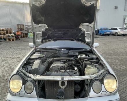 Серый Мерседес Е-Класс, объемом двигателя 0 л и пробегом 322 тыс. км за 3200 $, фото 6 на Automoto.ua