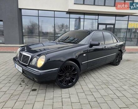 Сірий Мерседес Е-Клас, об'ємом двигуна 2 л та пробігом 245 тис. км за 3750 $, фото 66 на Automoto.ua