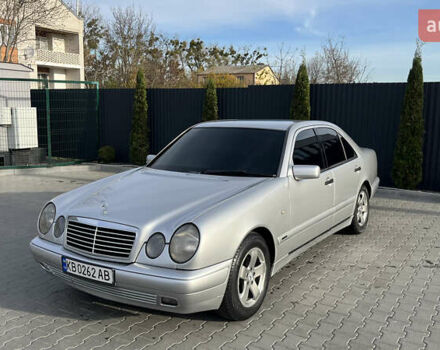 Серый Мерседес Е-Класс, объемом двигателя 2.8 л и пробегом 346 тыс. км за 4800 $, фото 8 на Automoto.ua