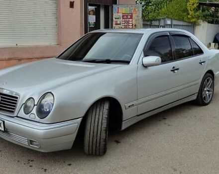 Мерседес Е-Класс 1997 в Кривом Роге на Automoto.ua Серый Мерседес Е-Класс, объемом двигателя 3 л и пробегом 247 тыс. км за 6800 $, фото 6 на Automoto.ua