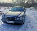 Сірий Мерседес Е-Клас, об'ємом двигуна 2 л та пробігом 290 тис. км за 2700 $, фото 1 на Automoto.ua
